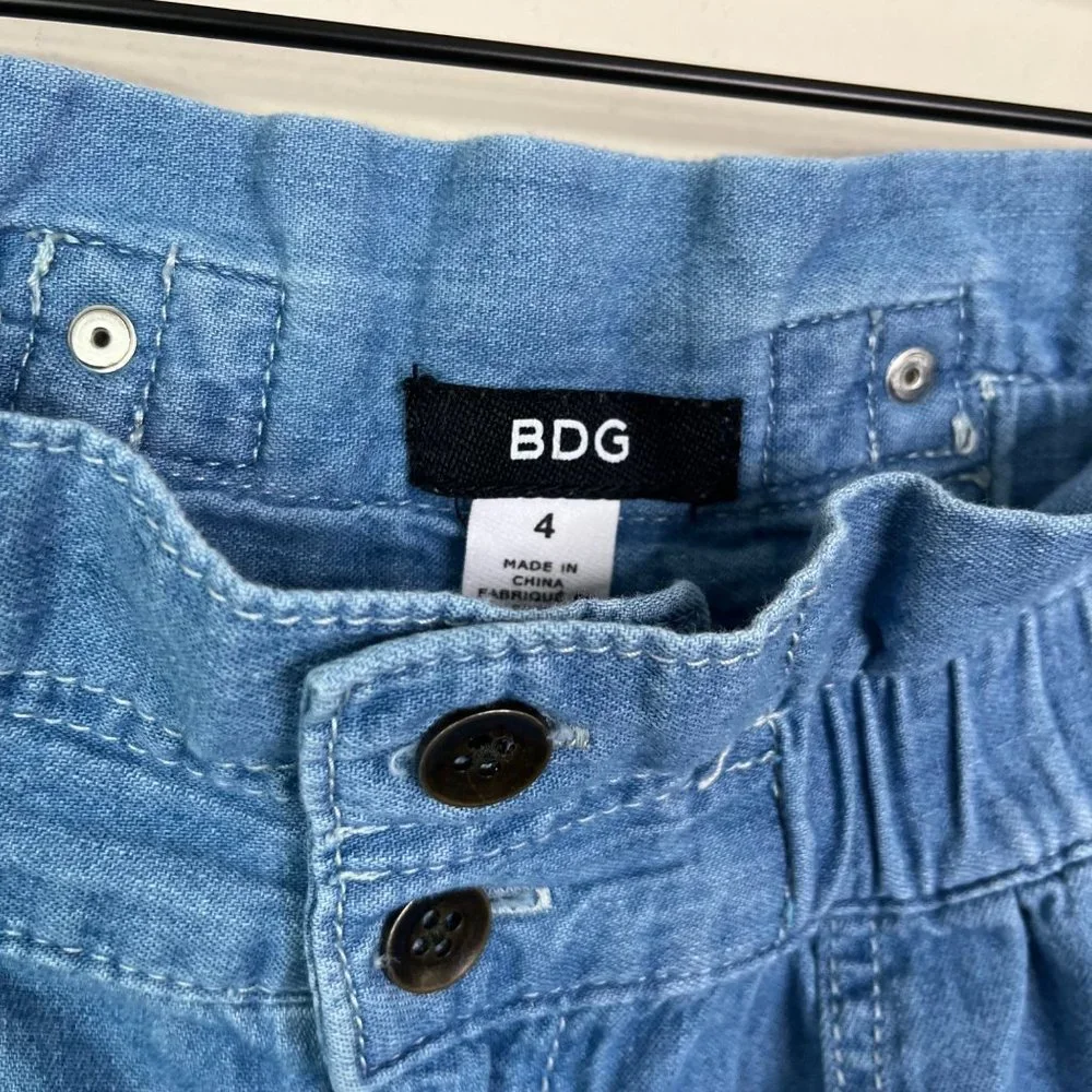 BDG Urban Outfitters Women’s Blue Paperbag High Waisted Shorts Size 4 Pleated - Picture 4 of 10